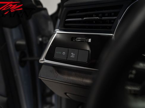 Used 2022 Audi Q8 Premium Plus image 30