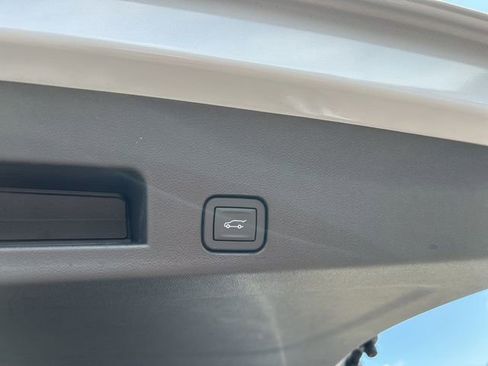 New 2026 Chevrolet Traverse Z71 w/ Driver Confidence Package AWD/4WD image 32