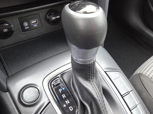 Used 2019 Hyundai Kona SEL image 32