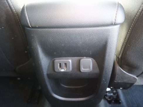 Used 2019 Chevrolet Colorado LT w/ LT Convenience Package image 32