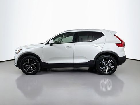 Certified 2023 Volvo XC40 B4 Core FWD image 9