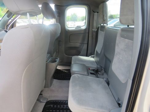 Used 2011 Toyota Tacoma PreRunner image 24