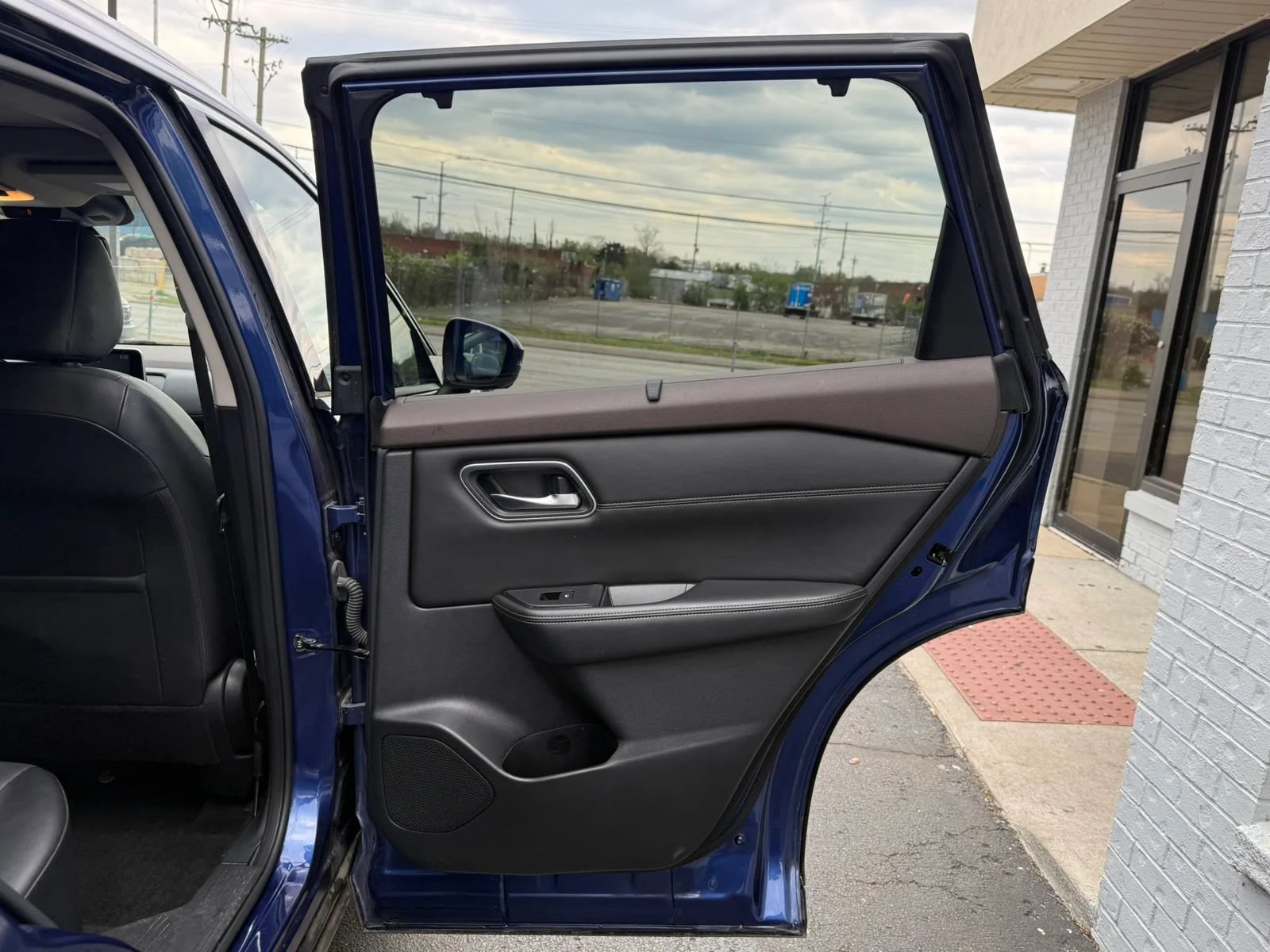 Used 2021 Nissan Rogue SV w/ Premium Package AWD/4WD image 24