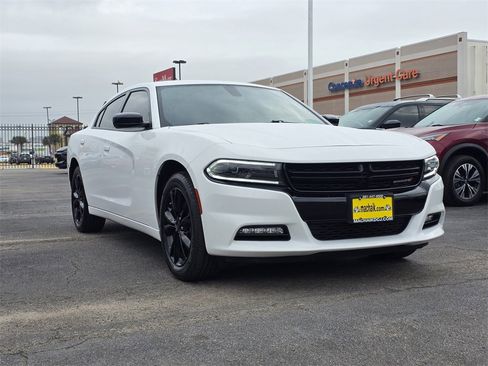 Used 2023 Dodge Charger SXT image 3