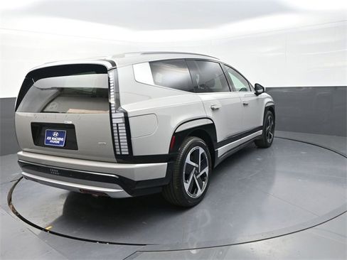 New 2026 Hyundai Ioniq 9 Limited image 8