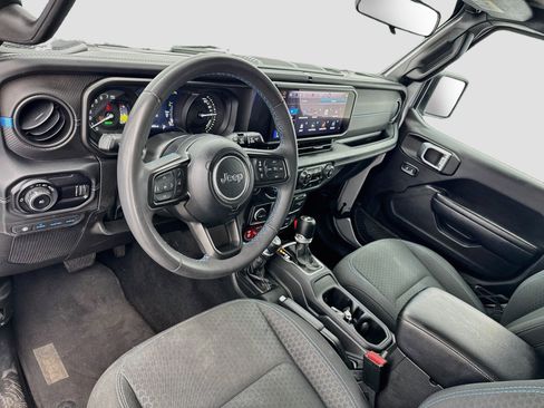 Used 2024 Jeep Wrangler Unlimited Rubicon 4xe AWD/4WD image 7