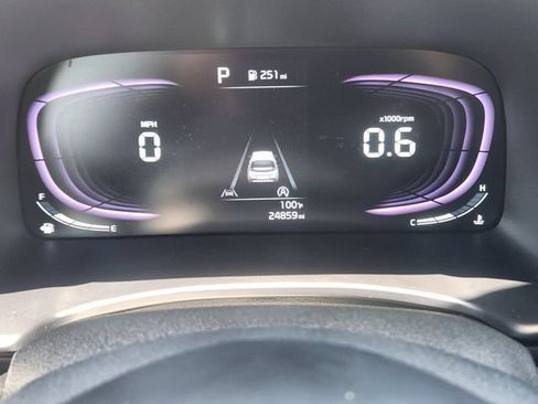 Certified 2025 Kia Soul LX w/ LX Technology Package FWD image 16