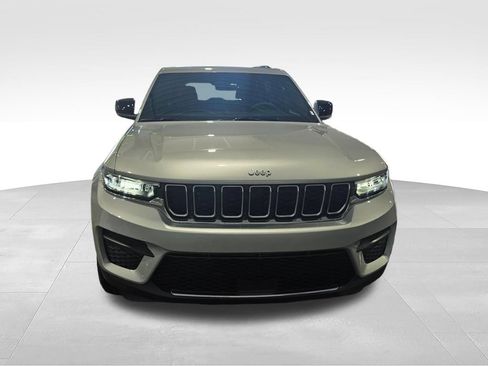 New 2026 Jeep Grand Cherokee Laredo w/ Trailer Tow Package AWD/4WD image 10
