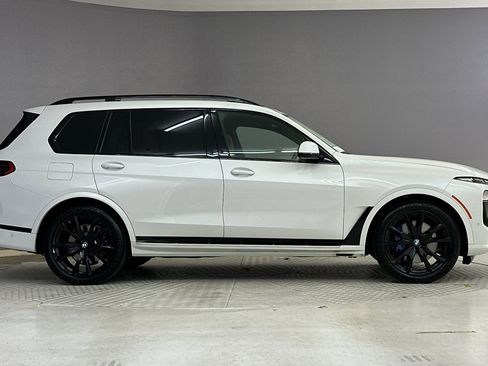 Certified 2024 BMW X7 xDrive40i w/ M Sport Package AWD/4WD image 7