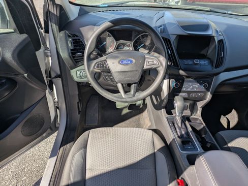 Used 2019 Ford Escape SE image 14