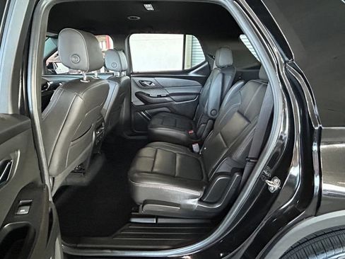 Used 2023 Chevrolet Traverse RS FWD image 66