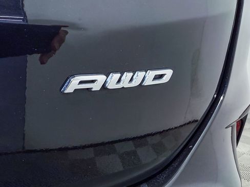 Used 2024 Ford Edge SE image 9