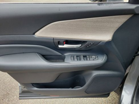 New 2026 Toyota Grand Highlander Platinum AWD/4WD image 15
