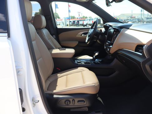 Used 2023 Chevrolet Traverse Premier AWD/4WD image 14