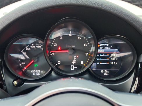 Used 2019 Porsche Macan AWD/4WD image 18
