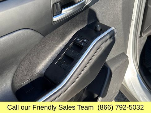 Certified 2023 Toyota Highlander XLE image 14