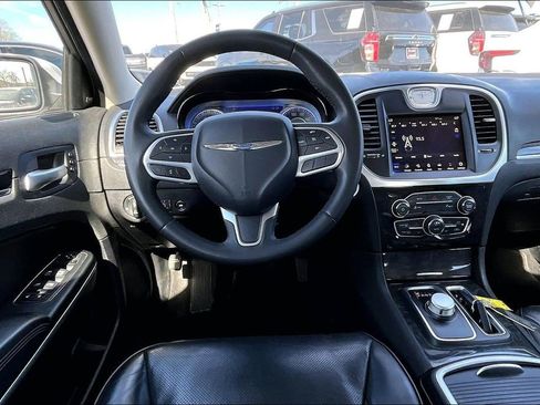 Used 2023 Chrysler 300 Touring L w/ Comfort Group AWD/4WD image 8