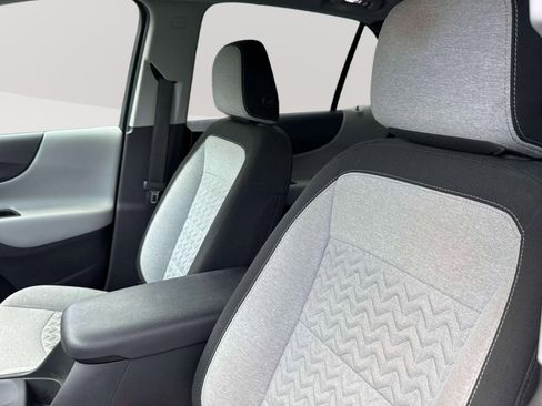 Used 2022 Chevrolet Equinox LS FWD image 22