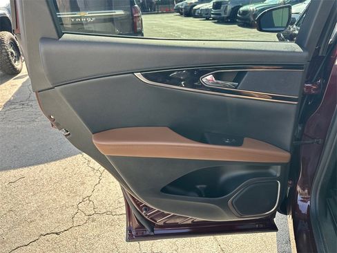 Used 2022 Lincoln Nautilus Reserve image 22