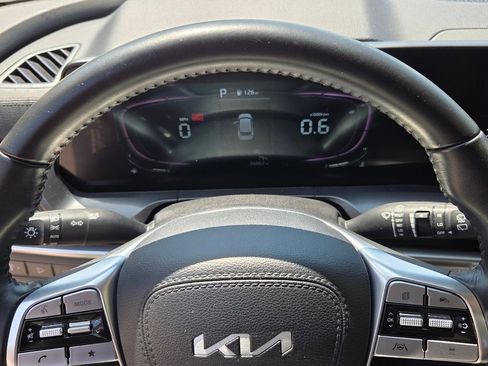 Used 2025 Kia Telluride S FWD image 21