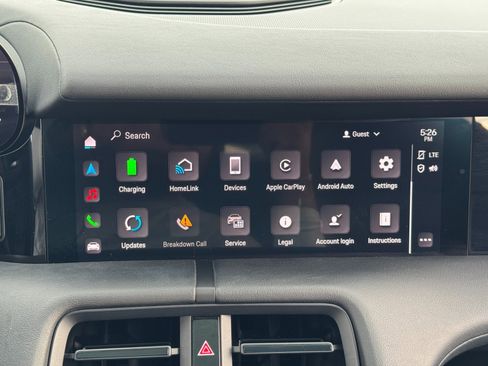 Used 2021 Porsche Taycan image 28