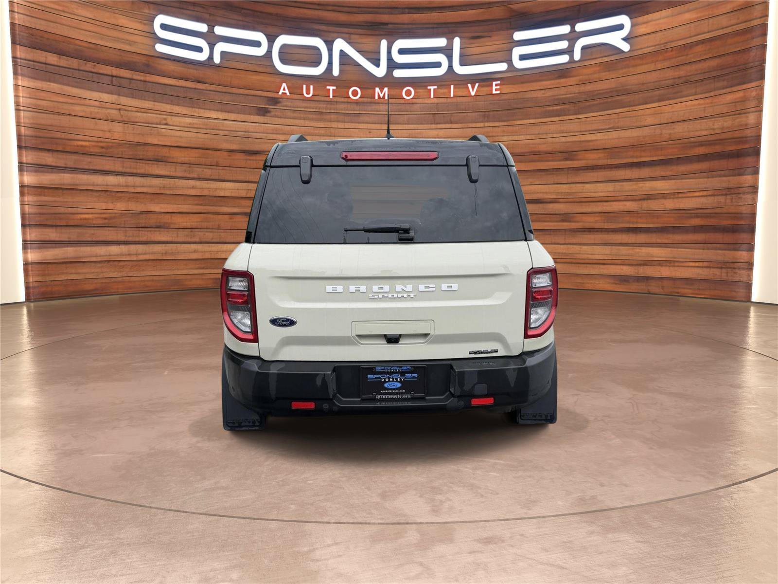 Used 2024 Ford Bronco Sport Outer Banks w/ Tech Package AWD/4WD image 7