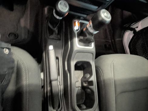 Used 2018 Jeep Wrangler Unlimited Sport S AWD/4WD image 23