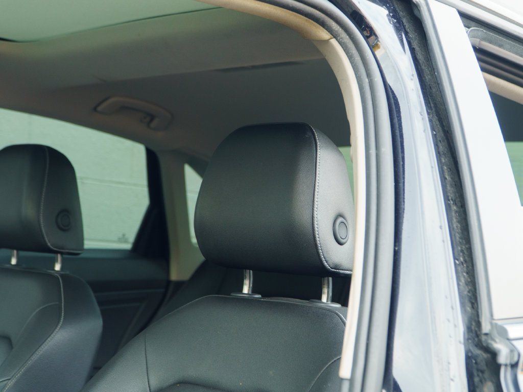 Used 2024 Volkswagen Jetta SE w/ Panoramic Sunroof Package FWD image 19