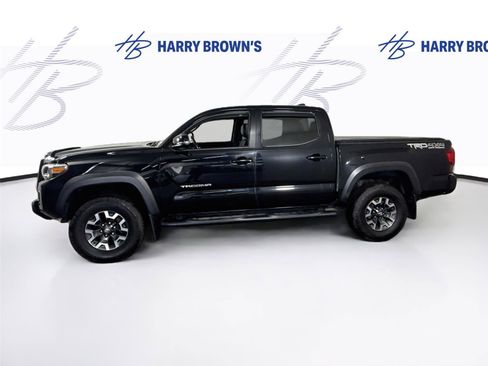 Used 2018 Toyota Tacoma TRD Off-Road AWD/4WD image 28
