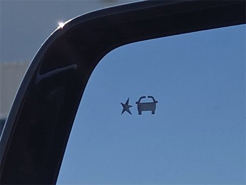 Used 2019 Chevrolet Traverse LT image 8