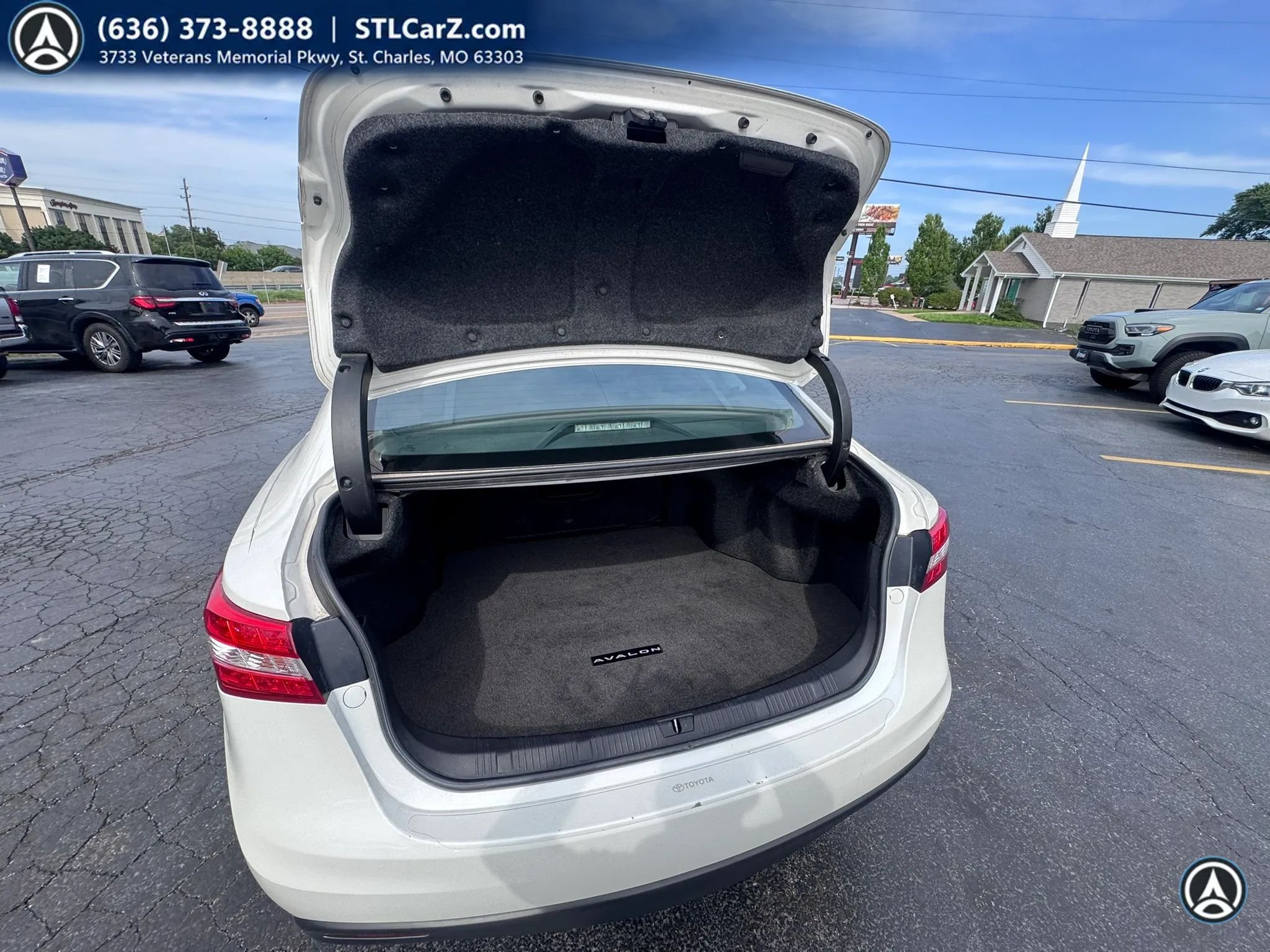 Used 2013 Toyota Avalon Limited FWD image 12