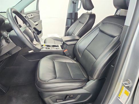 Used 2023 Ford Explorer Limited image 19