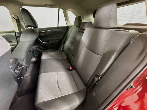Used 2024 Toyota RAV4 XLE AWD/4WD image 21