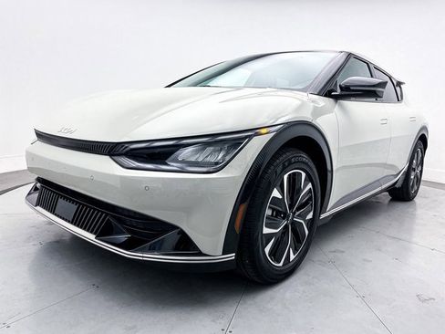 Used 2022 Kia EV6 Wind image 13