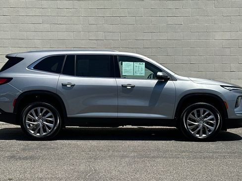 Certified 2026 Buick Enclave Preferred FWD image 3