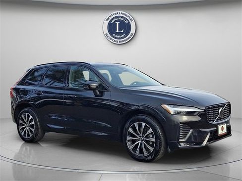 Certified 2025 Volvo XC60 B5 Core image 1