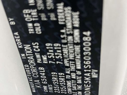 Used 2025 Kia Carnival SX Prestige image 26