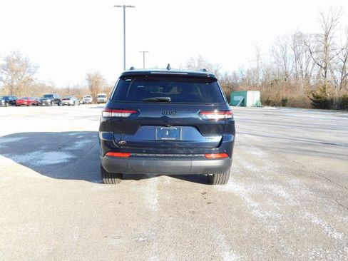 Used 2024 Jeep Grand Cherokee L Limited w/ Black Appearance Package image 4