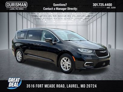 Used 2023 Chrysler Pacifica Touring-L