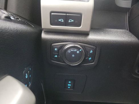 Used 2017 Ford F150 Lariat image 29