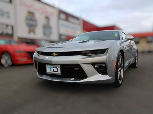 Used 2016 Chevrolet Camaro SS image 7