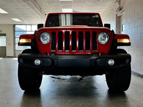 Used 2023 Jeep Gladiator Rubicon w/ Trailer Tow Package image 4