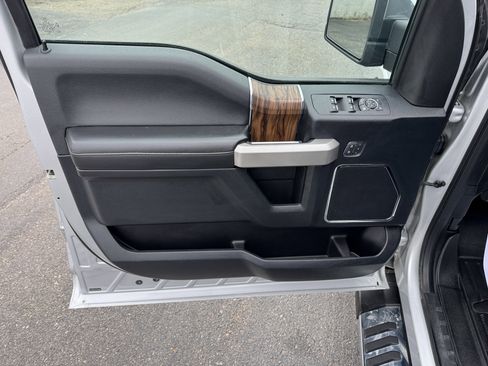 Used 2018 Ford F150 Lariat AWD/4WD image 7