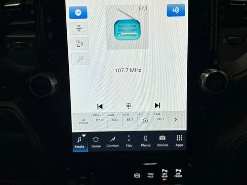 Used 2024 RAM 2500 Limited image 27