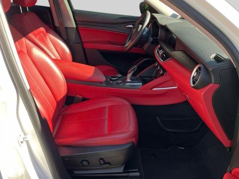 Used 2019 Alfa Romeo Stelvio Sprint w/ Nero Edizione image 3