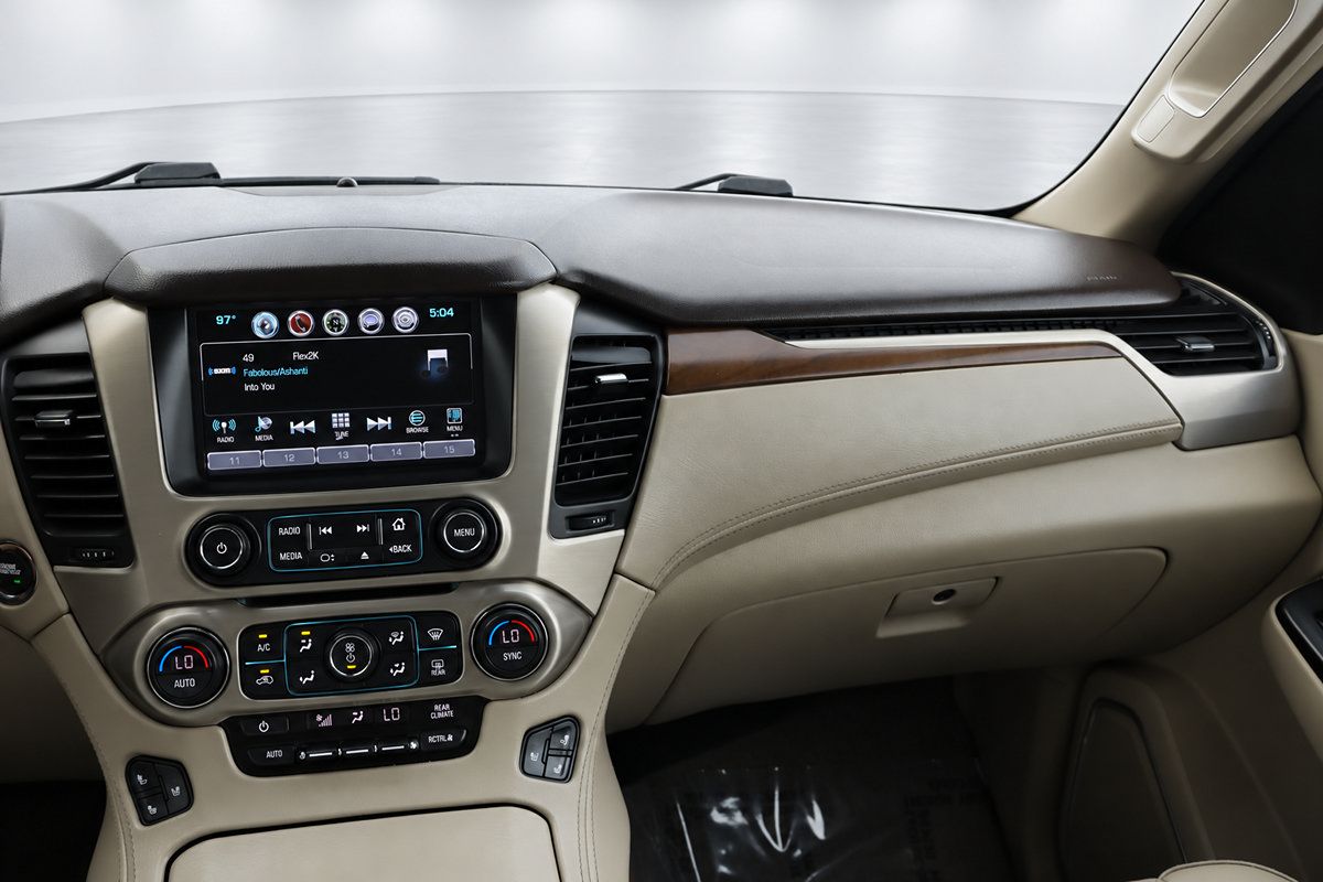 Used 2020 GMC Yukon XL Denali w/ Denali Premium Package AWD/4WD image 35