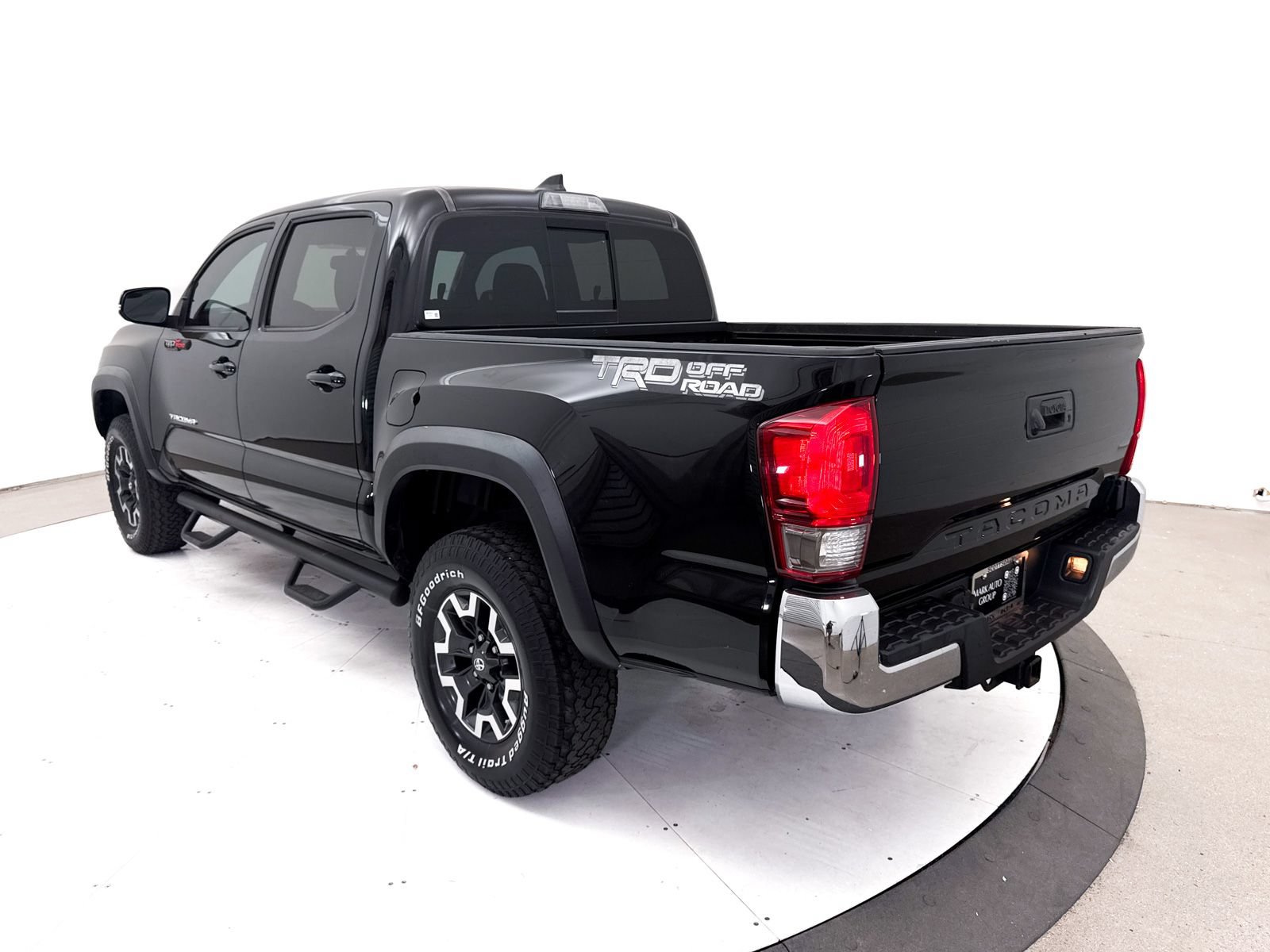 Used 2017 Toyota Tacoma TRD Off-Road w/ Tow Package RWD image 13