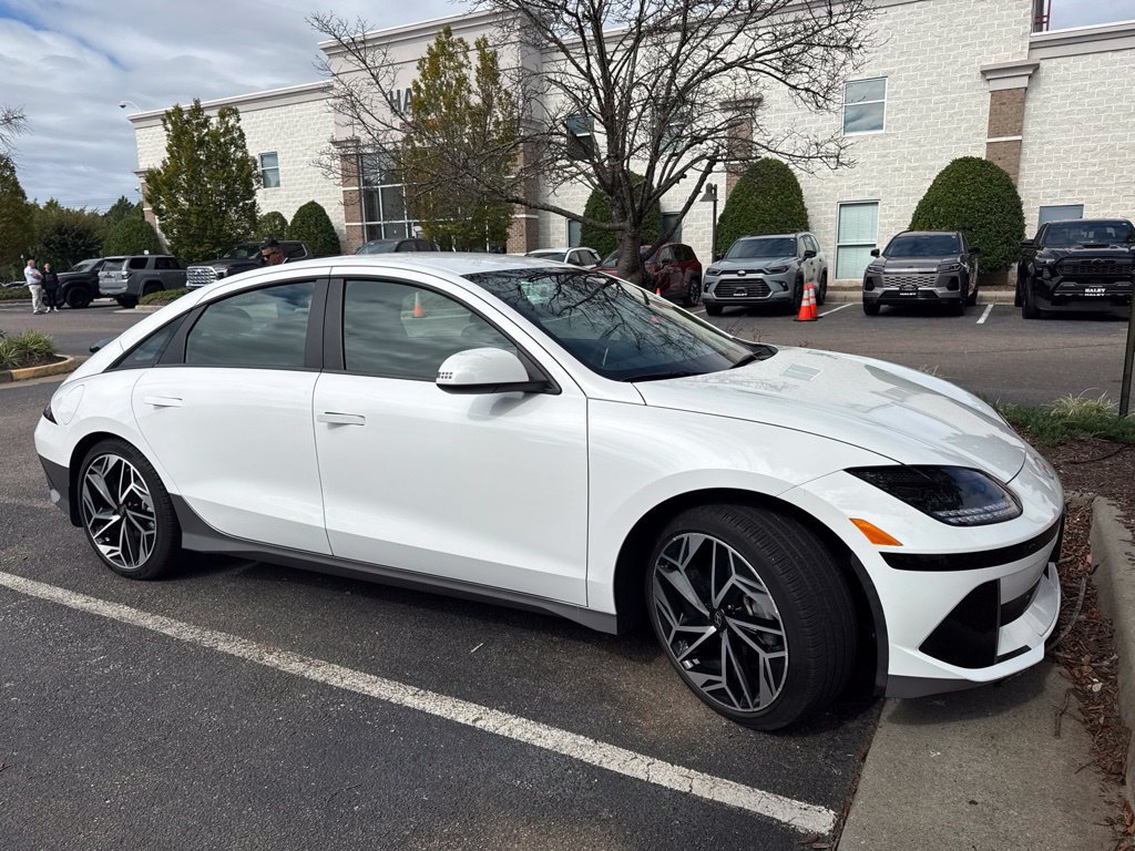 Used 2023 Hyundai Ioniq 6 SEL RWD image 1