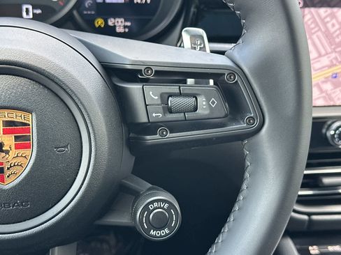Certified 2026 Porsche Macan AWD/4WD image 28