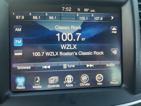 Used 2015 Chrysler 300 Limited w/ 300 Premium Group image 25